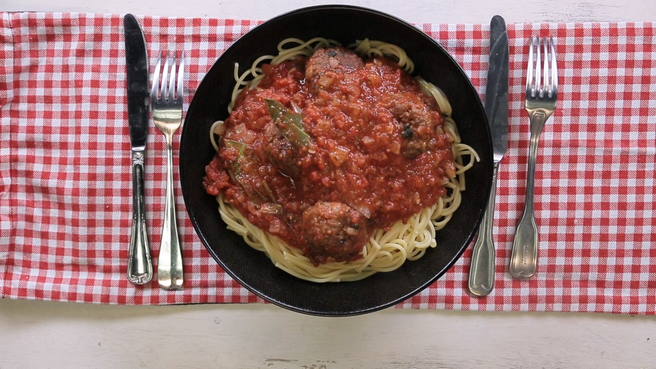 CUISINE ACTUELLE - Spaghetti aux boulettes de viande