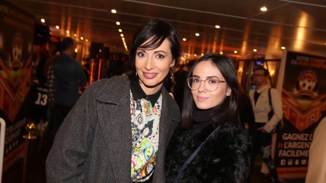 FEMME ACTUELLE - Agathe Auproux : l’intello sexy de TPMP, se dévoile sans lunettes et en décolleté XL