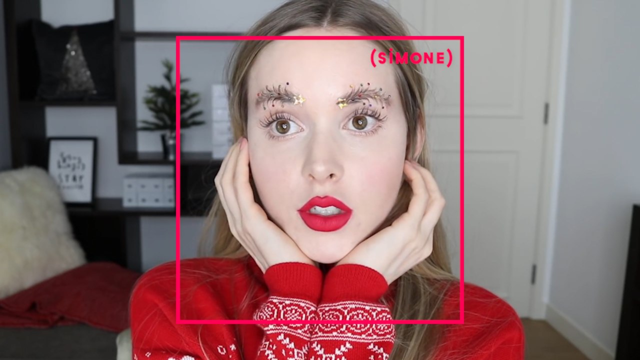 SIMONE : Vous avez déjà décoré votre sapin de Noël mais avez-vous pensé à décorer vos sourcils ?