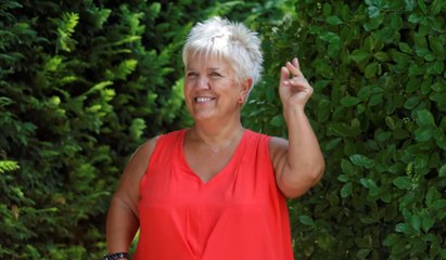 FEMME ACTUELLE - Mimie Mathy raconte comment sa grand-mère a découvert sa petite taille, "personne ne s'était rendu compte de rien"