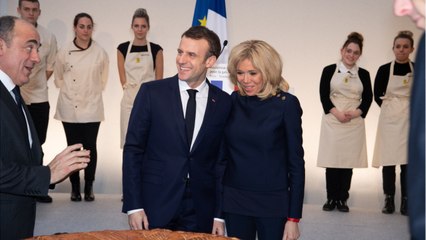 FEMME ACTUELLE - La bourde d'Emmanuel Macron au moment de déguster la galette de l'Élysée