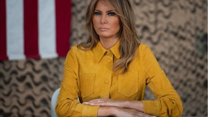 FEMME ACTUELLE - La First Lady a véritablement joué le jeu pour venir saluer les hommes du front.