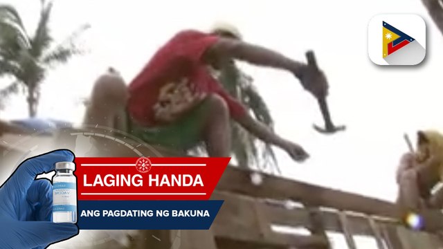 Mga residente ng Siargao, kanya-kanyang diskarte para mabuo muli ang kanilang bahay matapos sirain ng bagyong Odette