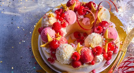 Couronne glacée de Noël, comme un vacherin