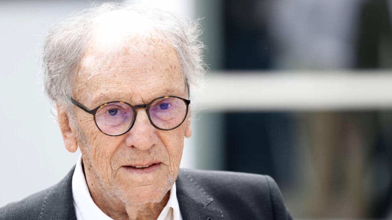 FEMME ACTUELLE - Jean-Louis Trintignant, dévasté, parle de la mort de sa fille Marie : "Je suis mort il y a quinze ans avec elle"