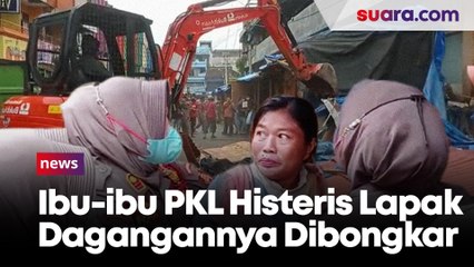 Ibu-ibu PKL Histeris Lapak Dagangannya Dibongkar Satpol PP Bandar Lampung