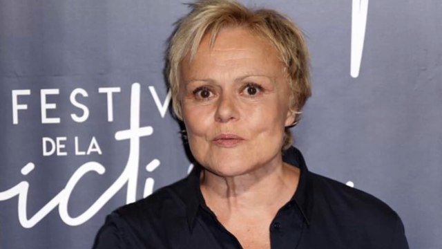 FEMME ACTUELLE - Muriel Robin révèle un lourd secret de famille