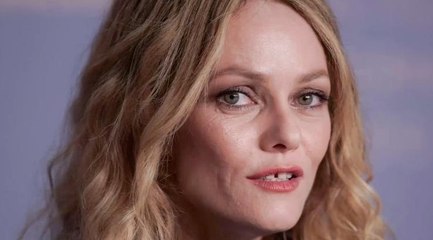 FEMME ACTUELLE - Vanessa Paradis auprès de son fils Jack, victime de "graves problèmes de santé"