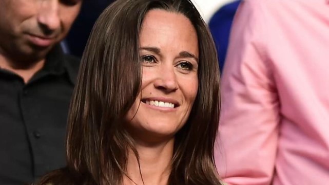 FEMME ACTUELLE - Pippa Middleton : très enceinte et sublime en robe verte au mariage de la Princesse Eugénie