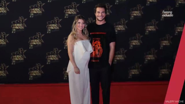 FEMME ACTUELLE - Amir et sa femme provoquent la surprise aux NRJ Music Awards