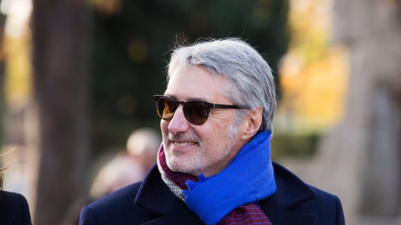 FEMME ACTUELLE - Obsèques de Philippe Gildas : comment Antoine de Caunes a réussi à lui rendre un dernier hommage plein d'humour