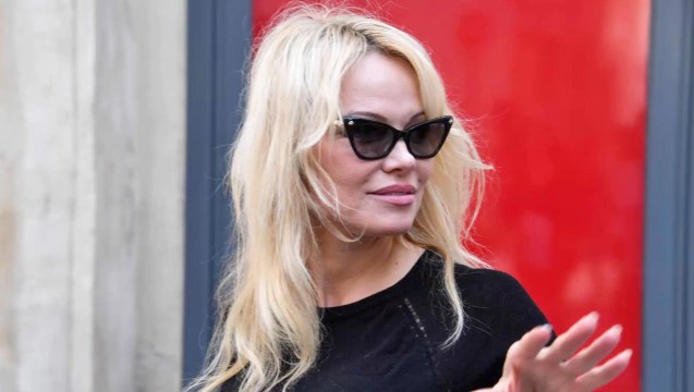 FEMME ACTUELLE - Pamela Anderson prête pour Danse avec les stars, elle dévoile sa silhouette de rêve en répétition