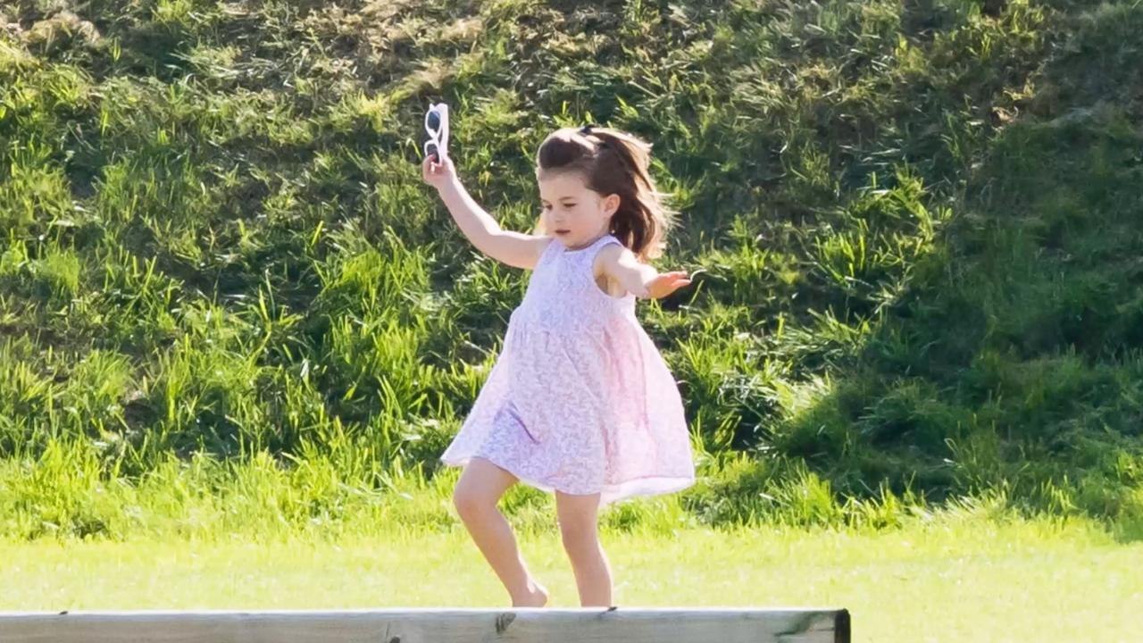 FEMME ACTUELLE - Pourquoi la princesse Charlotte vaut 1 million de livres de plus que son frère, le prince George