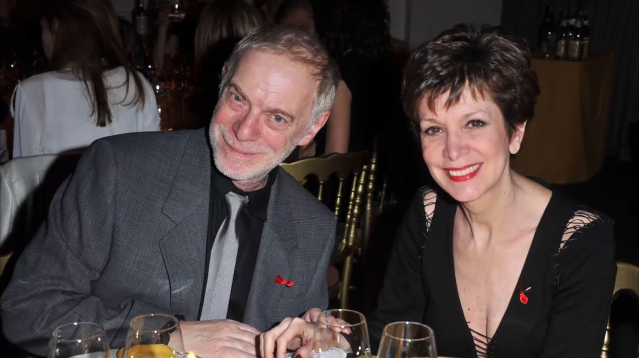 FEMME ACTUELLE - Thomas Stern, le mari de Catherine Laborde, se livre pour la première fois sur le combat de l'ex-présentatrice contre Parkinson : "Parfois, ça me gave"
