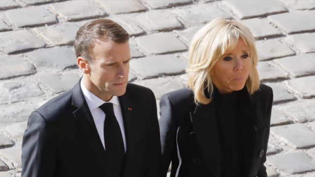 FEMME ACTUELLE - Brigitte Macron en larmes durant l’hommage national rendu à Charles Aznavour