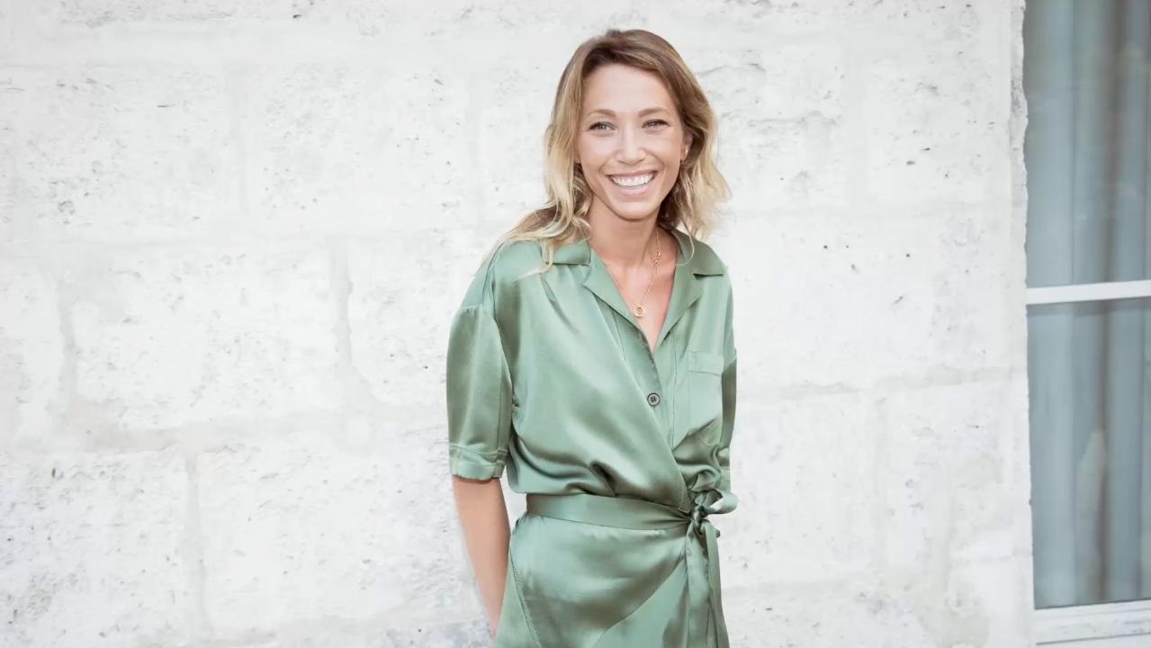 FEMME ACTUELLE - Laura Smet poste une photo en compagnie du "père spirituel" de Johnny