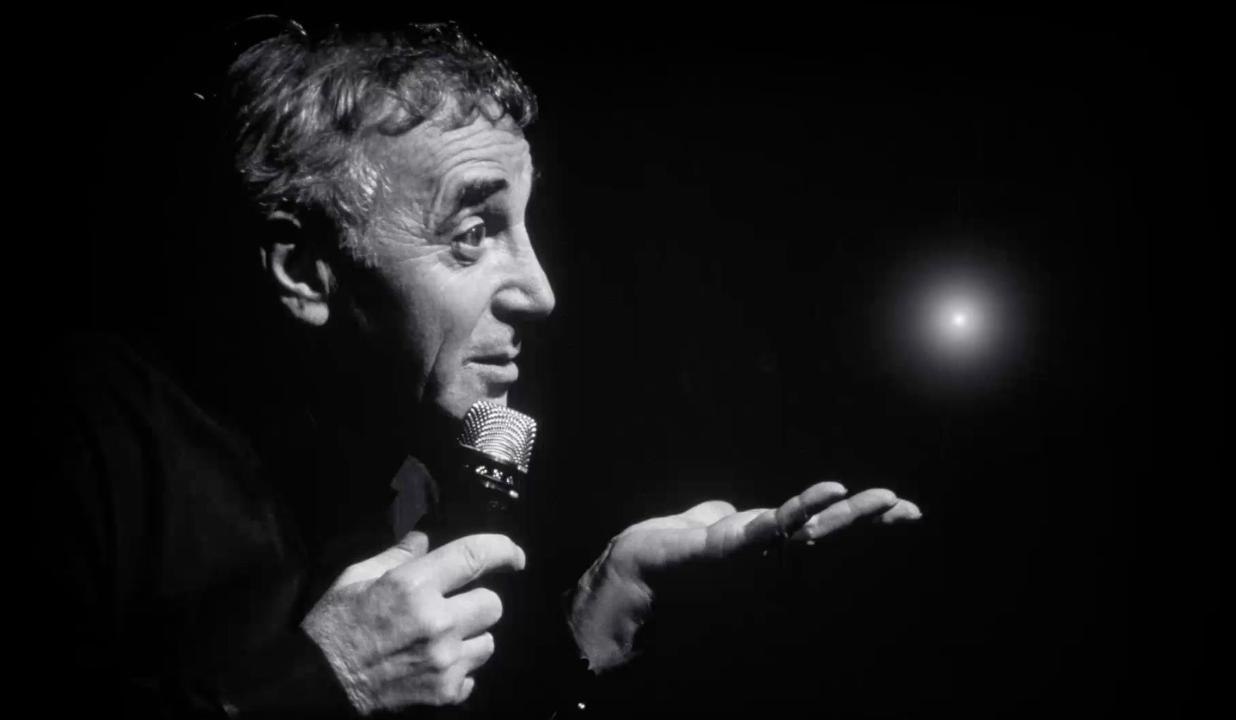 FEMME ACTUELLE - Charles Aznavour : qui était son fils Patrick, mort d’une overdose à 25 ans ?