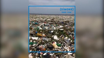 SIMONE : Un tapis de déchets sur les côtes de Santo Domingo, la capitale de la République Dominicaine