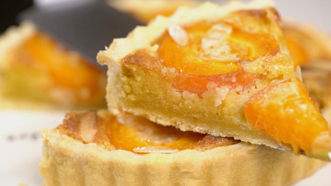 Tarte aux abricots et aux amandes facile : découvrez les recettes de  Cuisine Actuelle