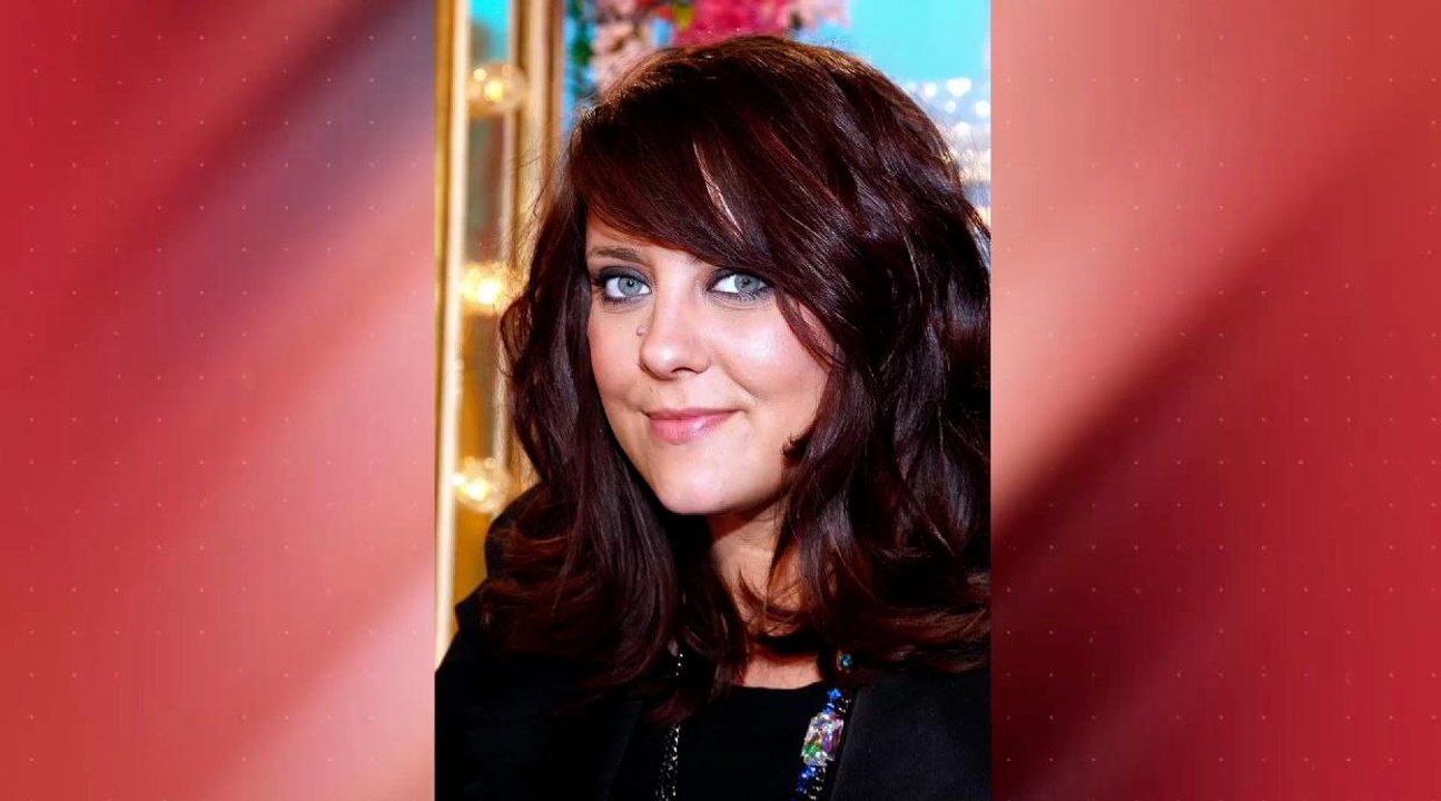 FEMME ACTUELLE - Francis Cabrel : qui est sa fille Aurélie, qui dit galérer pour faire carrière dans la musique ?