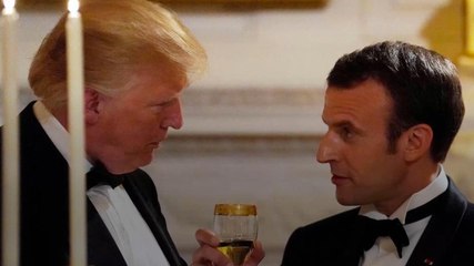 FEMME ACTUELLE - Quand Donald Trump se permet d’enlever les pellicules de la veste d'Emmanuel Macron