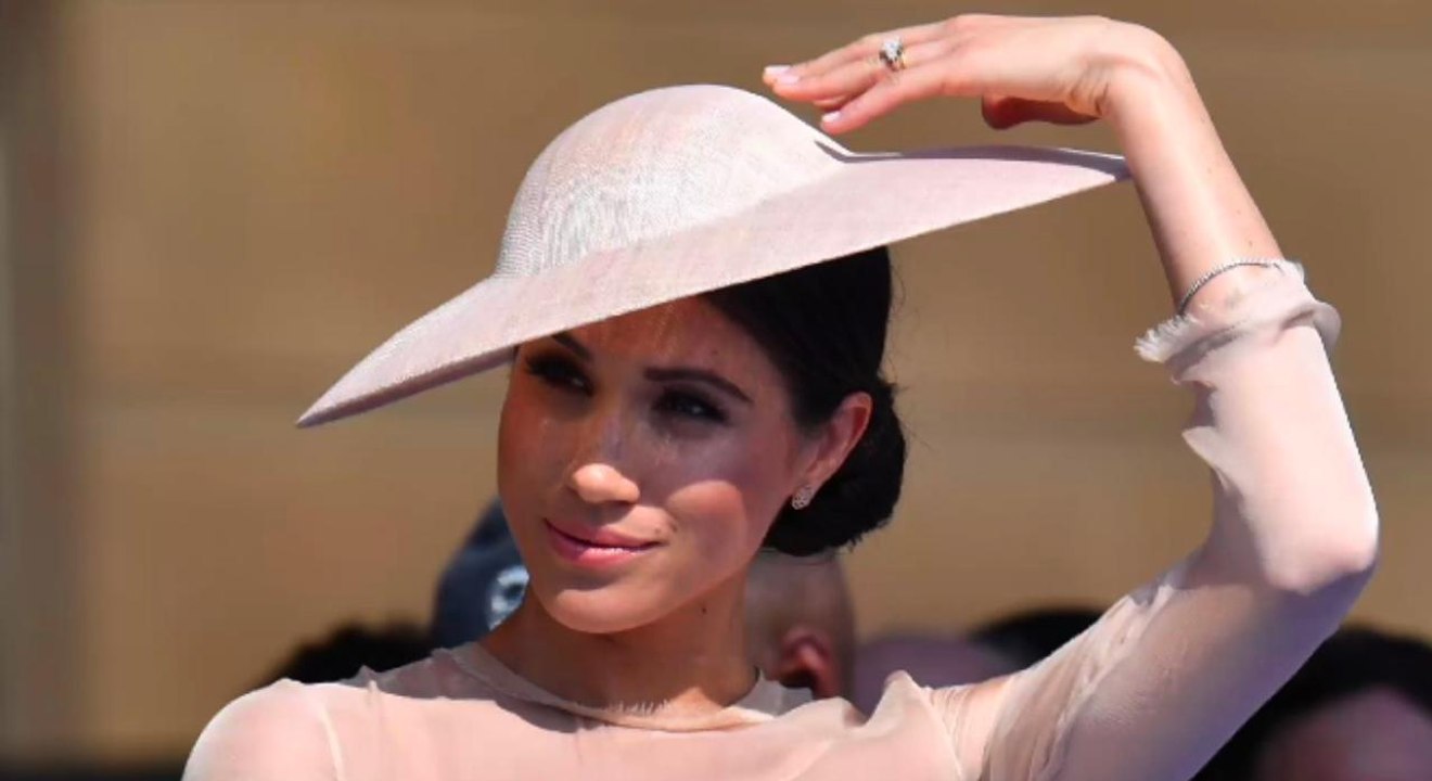FEMME ACTUELLE - Meghan Markle, pas à la hauteur de la famille royale ? La Duchesse violemment critiquée par des fans de Kate Middleton