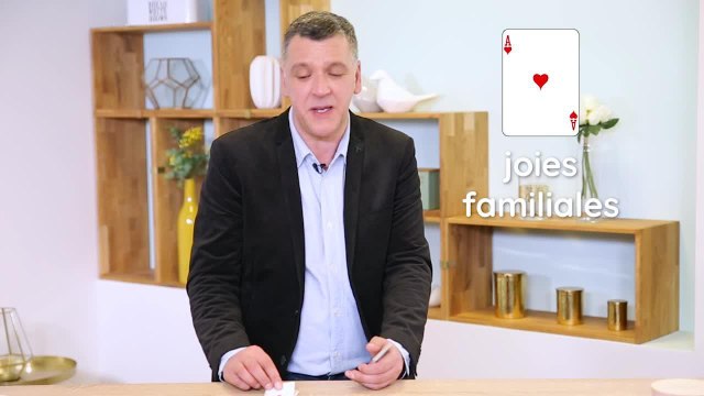 FEMME ACTUELLE - Le petit tuto de Marc Angel : Comment lire l'avenir avec un jeu de 32 cartes