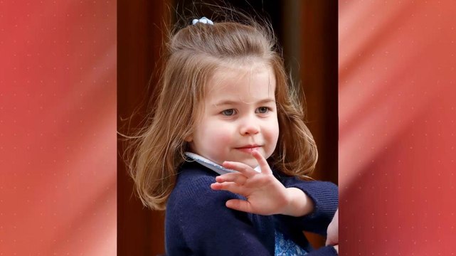 FEMME ACTUELLE - Quand Charlotte fait fondre la foule en venant rencontrer son petit frère