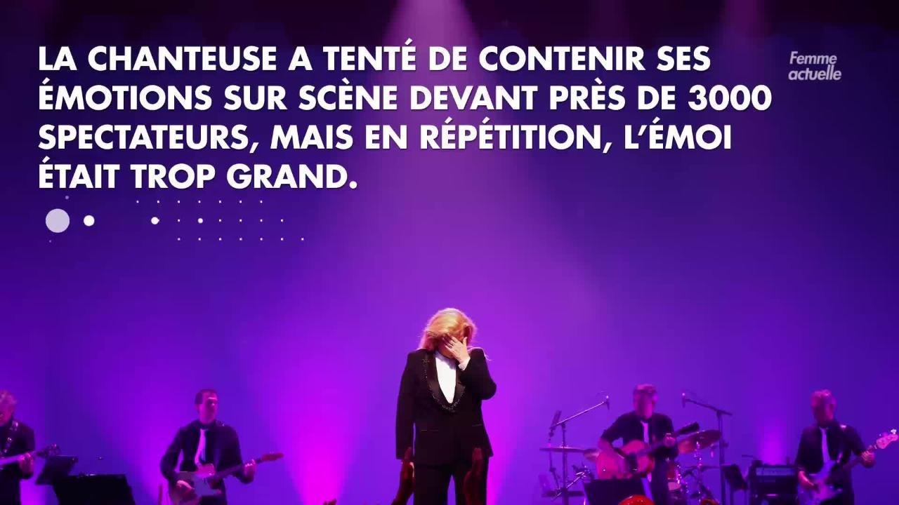 FEMME ACTUELLE - Sylvie Vartan, en pleurs pendant les répétitions de son hommage à Johnny Hallyday
