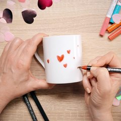 FEMME ACTUELLE - DIY Mug coeurs pour la Saint-Valentin