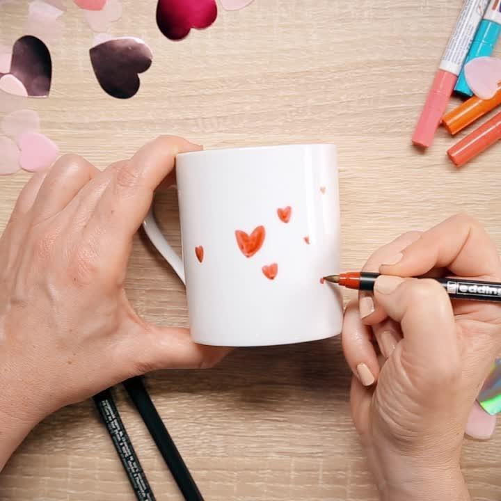 FEMME ACTUELLE - DIY Mug coeurs pour la Saint-Valentin