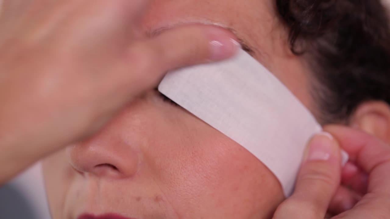 FEMME ACTUELLE - Épilation et maquillage des sourcils pour rajeunir le regard