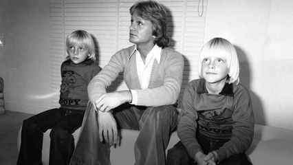 FEMME ACTUELLE - Pourquoi Claude François a-t-il caché son fils durant six ans ?