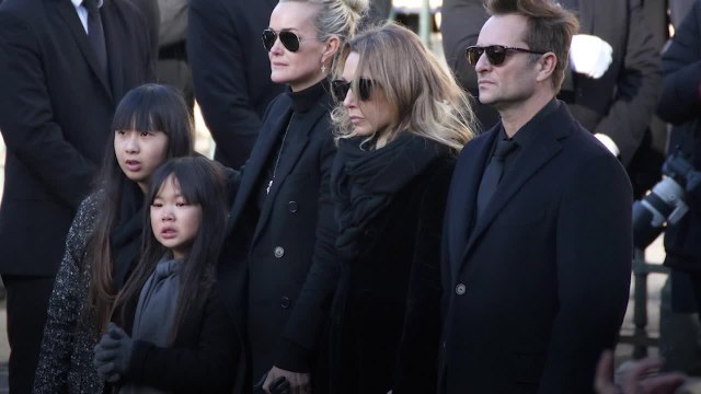 FEMME ACTUELLE - Tensions entre Laeticia Hallyday, David et Laura : la scène qui a choqué un ami de Johnny