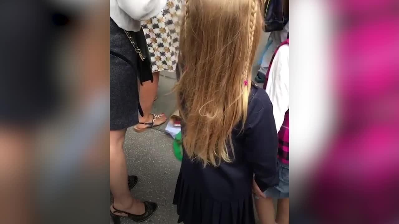 FEMME ACTUELLE - Carla Bruni a une technique bien particulière pour perdre les kilos des fêtes