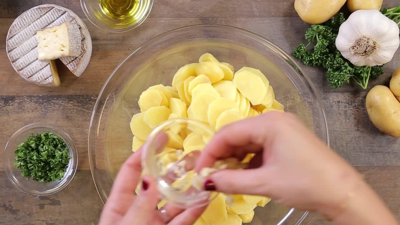 CUISINE ACTUELLE - La truffade au four
