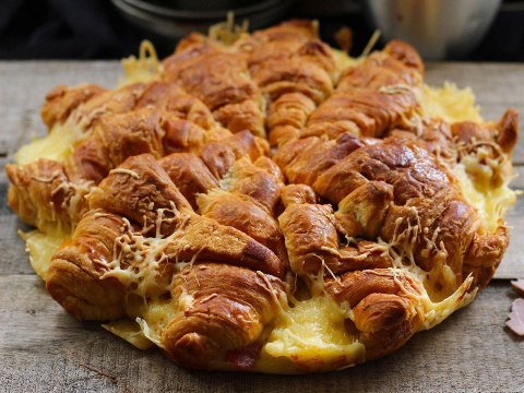 CUISINE ACTUELLE - Tarte soleil croissants au jambon sauce Mornay
