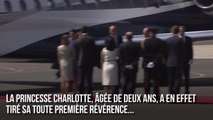 FEMME ACTUELLE - La princesse Charlotte sait déjà tirer la révérence et c'est trop mignon !