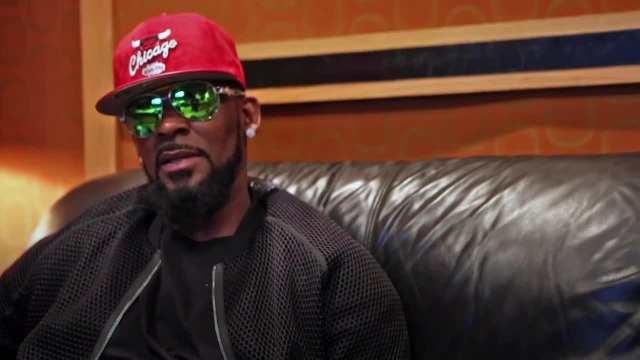 FEMME ACTUELLE - R. Kelly accusé de retenir chez lui des jeunes femmes traitées en esclaves