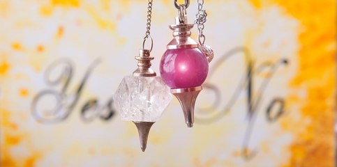 FEMME ACTUELLE - Le petit tuto de Marc Angel : le pendule