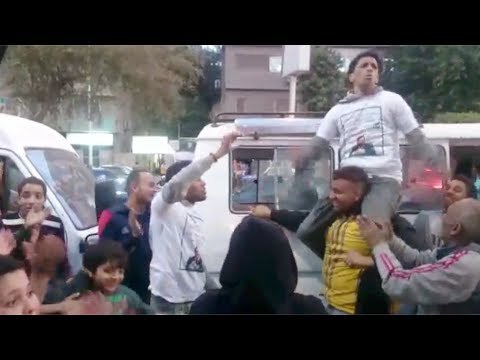 زغاريد وهتافات أمام لجنة في الدقي: بنحبك يا سيسي