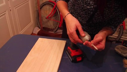 FAC Récup : une étagère murale avec des ceintures