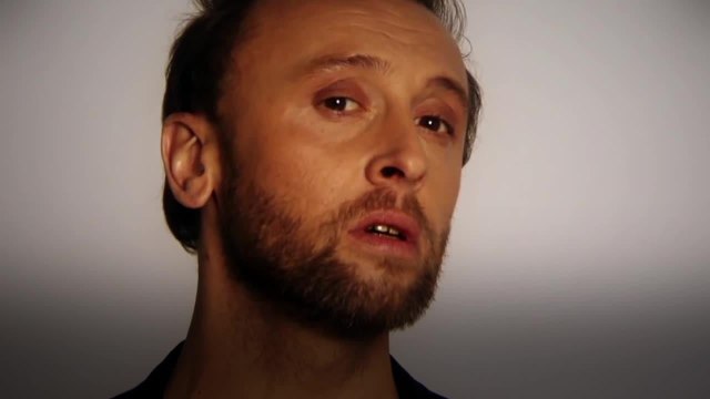 FEMME ACTUELLE - Alain Souchon fait-il de l'ombre à ses fils ?