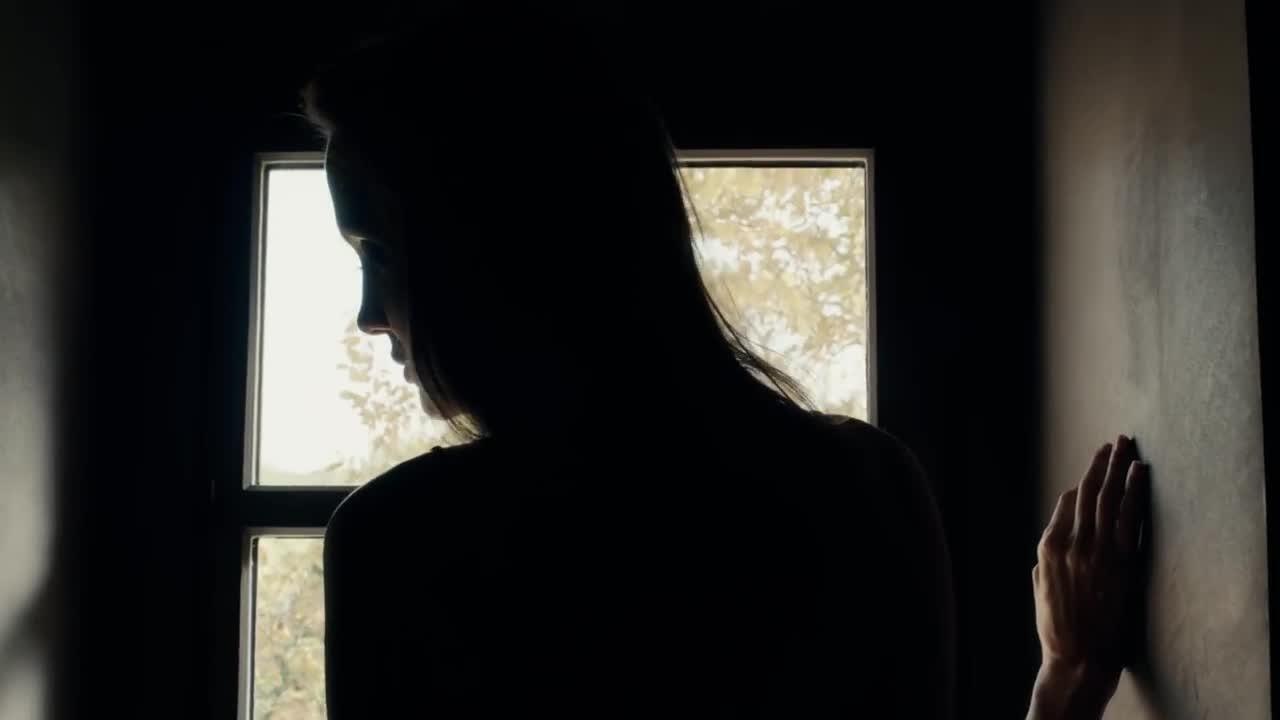 FEMME ACTUELLE - Angelina Jolie ouvre son château du Var pour Mon Guerlain