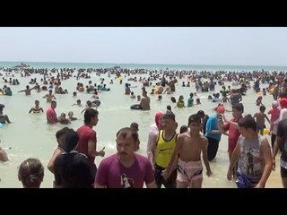 إقبال كثيف من المصريين على الشواطئ في شم النسيم