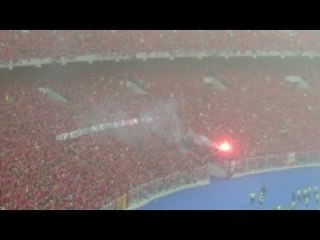 لقد أيقظت غضب الشيطان.. جماهير الأهلي تشعل الشمروخ الأول