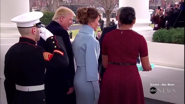 FEMME ACTUELLE - Le cadeau de Mélania Trump à Michelle Obama