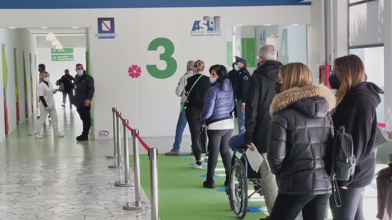 Col booster via quarantena, il super pass anche sui bus