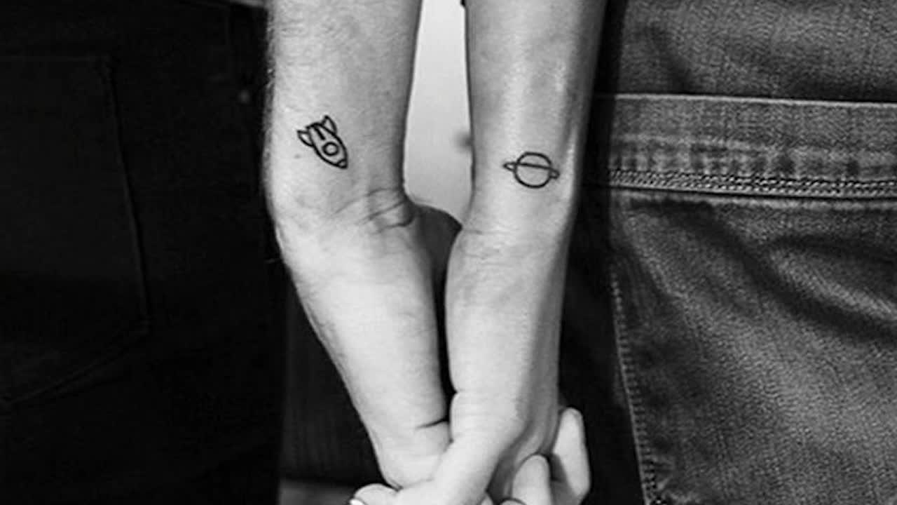 Tatouage En Commun Couple Discret Tatouages couple, nos 15 idées les plus romantiques : Femme Actuelle Le MAG