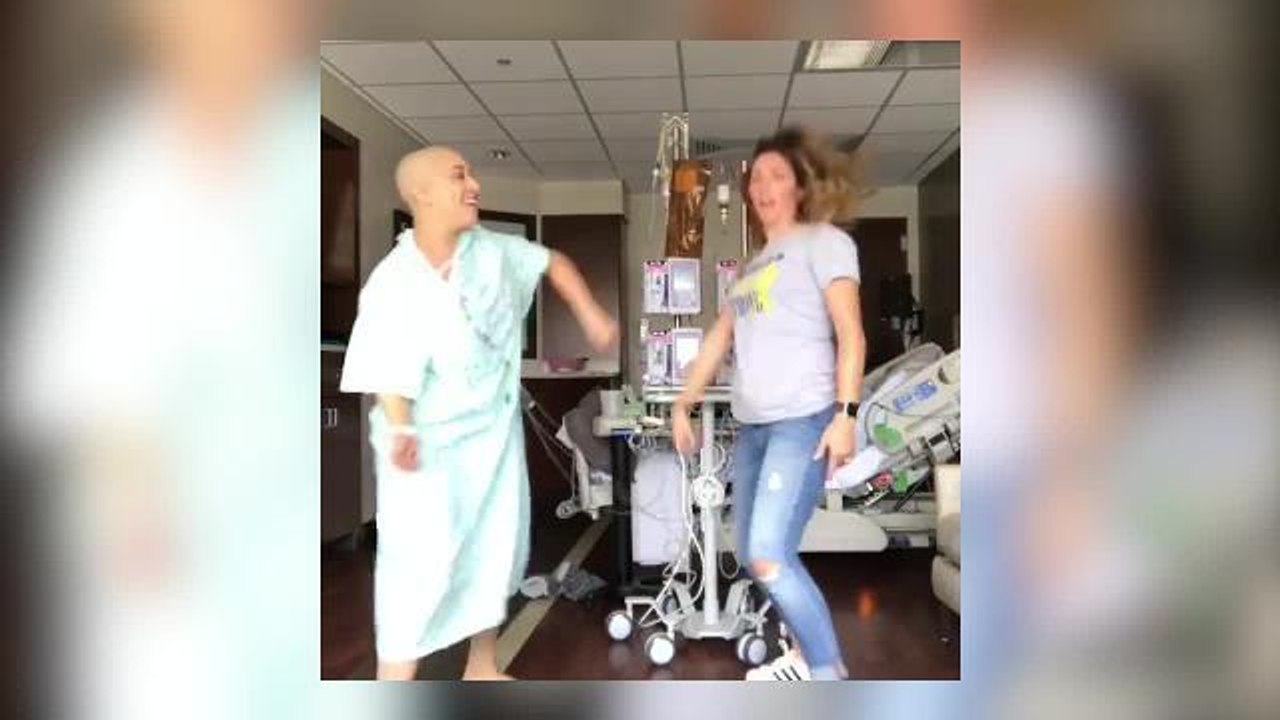FEMME ACTUELLE - Son remède contre le cancer : la danse et les rires